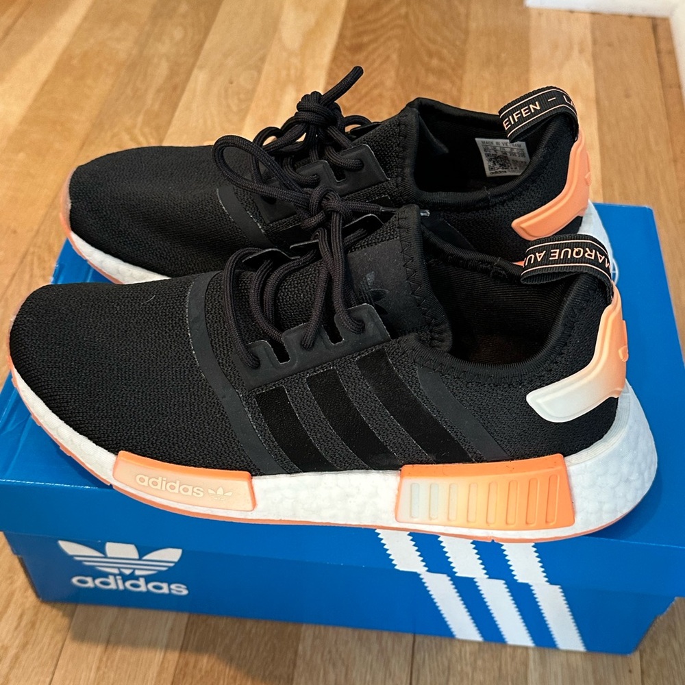 Adidas woman sneaker NMD_R1